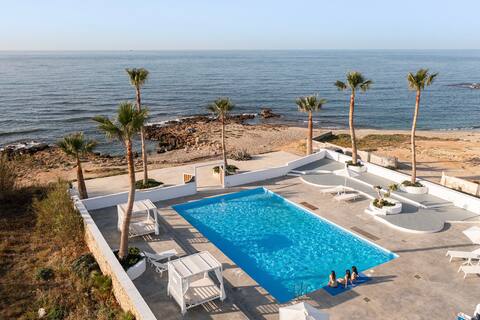 Thalasses Villas - Sea front Villa Pueblo