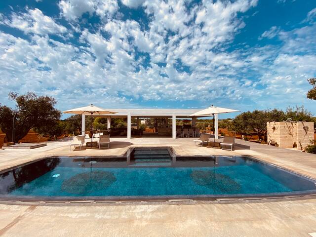 Luxuriöses Ferienhaus mit Pool + gr. Outdoorküche gallery image 3