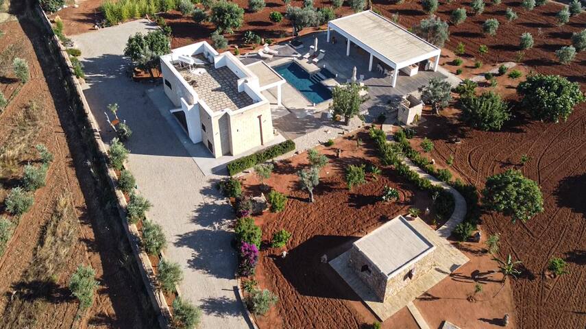 Luxuriöses Ferienhaus mit Pool + gr. Outdoorküche