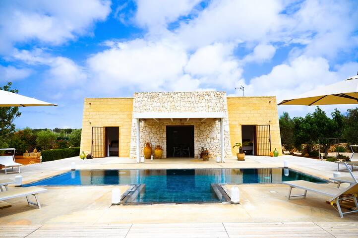 Luxuriöses Ferienhaus mit Pool + gr. Outdoorküche gallery image 4