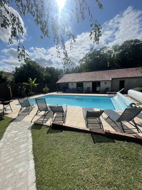 Successful Airbnb property: Character house for 10 people in Sens in Sens