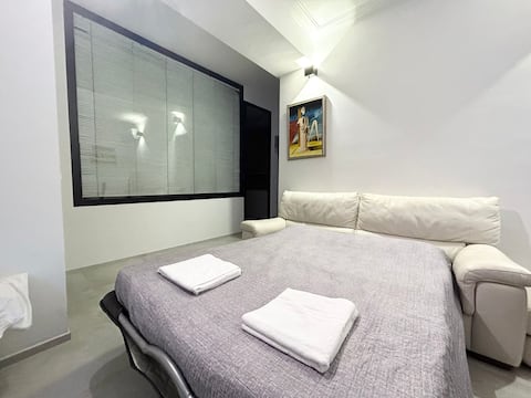 Proprietà Airbnb di successo: Prestigious Apartment 200 Meters from the Sea a Imperia
