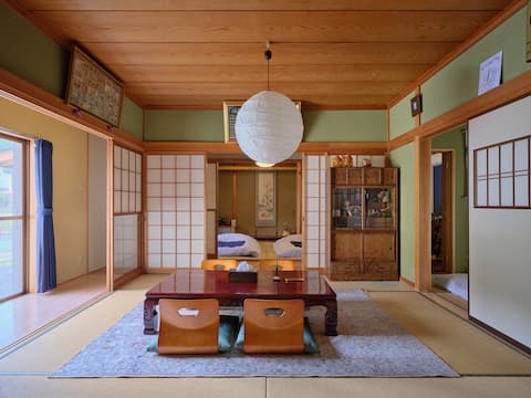 A room with a natural and gentle atmosphere! Excellent access to tourist spots