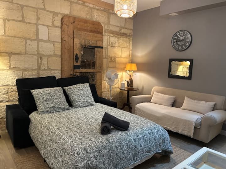 Un sofá convertible en una cama real (un colchón de 140/200 plazas)