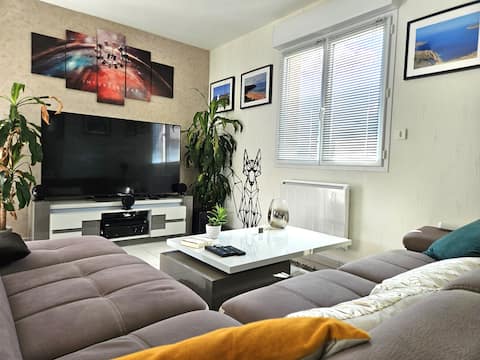 Annonce Airbnb populaire: 5-star villa with private pool and air conditioning à Bourg En Bresse