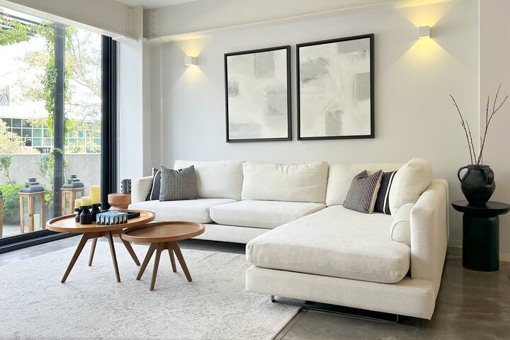 Luxury Apartment with Private Terrace & AC gallery image 3