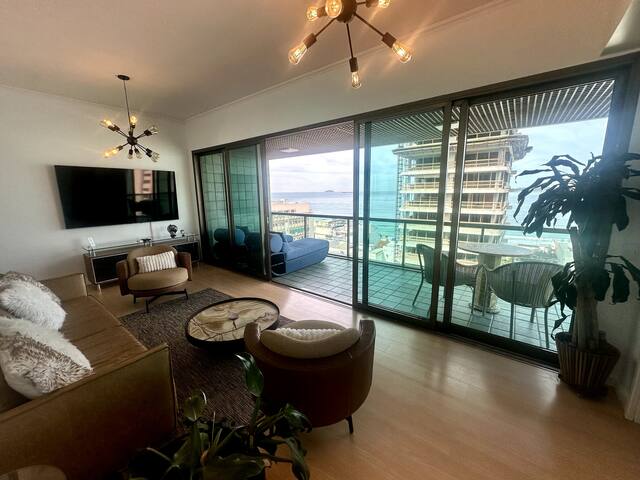 Have it all! Luxury & a view at Tiffany’s! gallery image 4