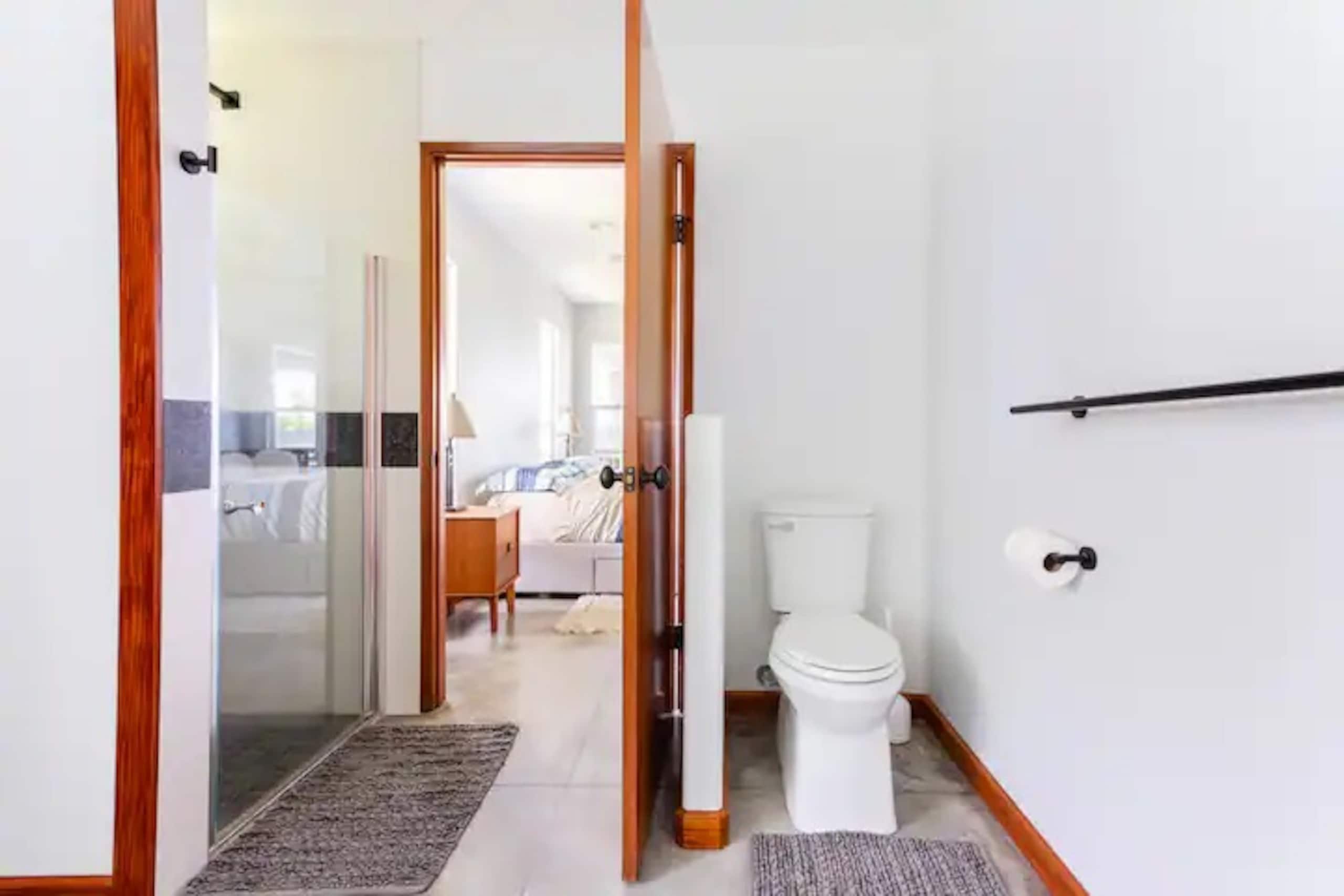 Home in Keaau · ★4.83 · 4 bedrooms · 5 beds · 4 private baths - Image 8
