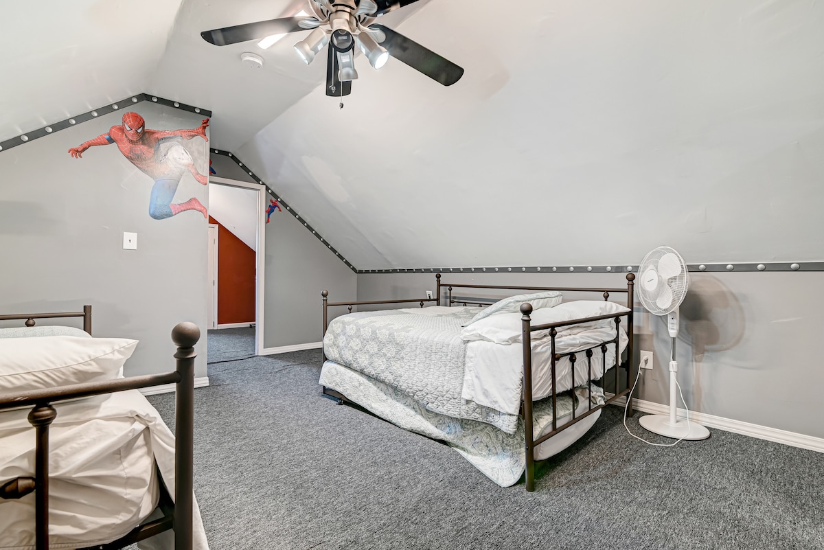 החדר הנוסף הזה זמין בתוספת תשלום. הוא ממוקם בקומה הרביעית. 