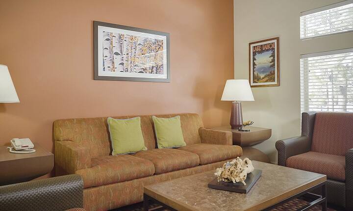 Hela lägenheten är för privat bruk. Jag är inte säker på varför titeln säger delad på Air BnB