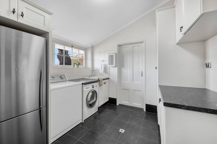 River Homestead gallery image 4