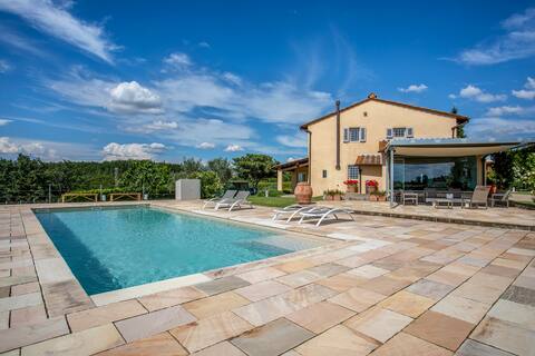 A gem in the vineyards.