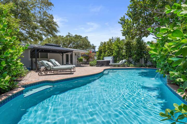 Beach Oasis Heated Pool, Gazebo, Hot Tub gallery image 4