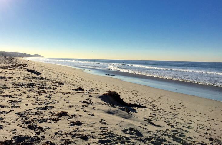 Zuma 4BR Oasis/ Private Yard/Spacious/Calm gallery image 3