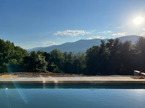 Incredible views with hot tub & swimming pool