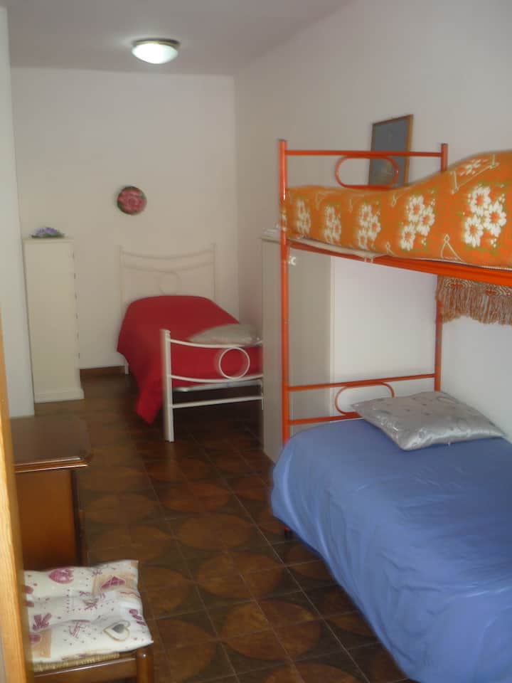 Dhomë gjumi 2
