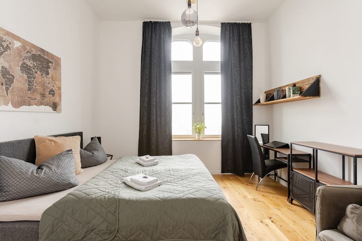 Apartmán 3, 1. poschodie, ľavý apartmán, spálňa 1 (manželská posteľ 180 x 200 m).