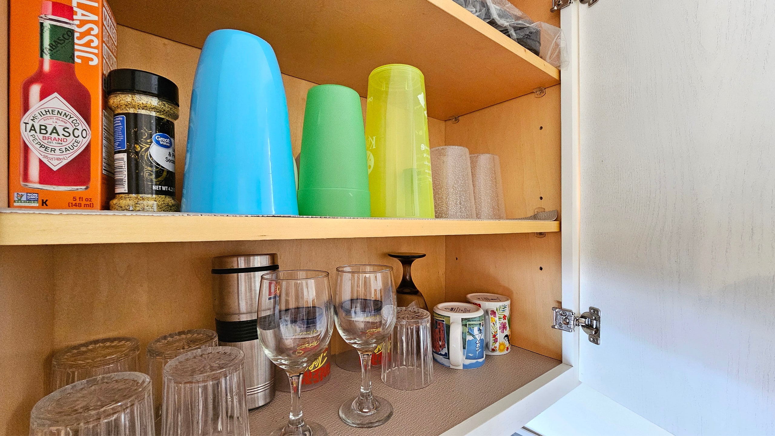 WG 922 | Queen Murphy Bed Studio w/Full Kitchen - Image 18