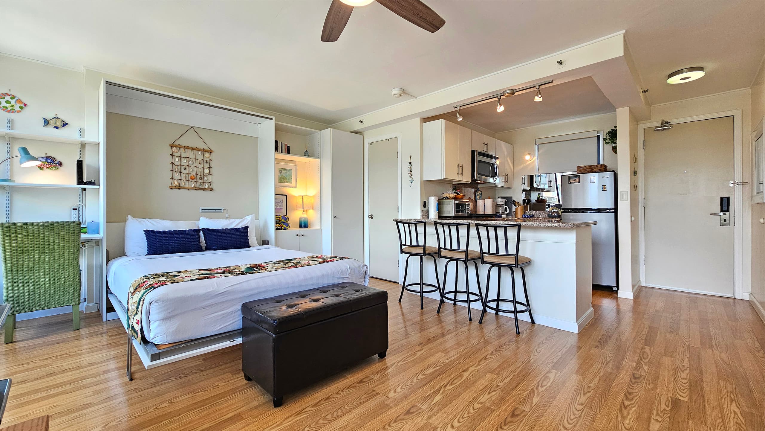 WG 922 | Queen Murphy Bed Studio w/Full Kitchen - Image 4