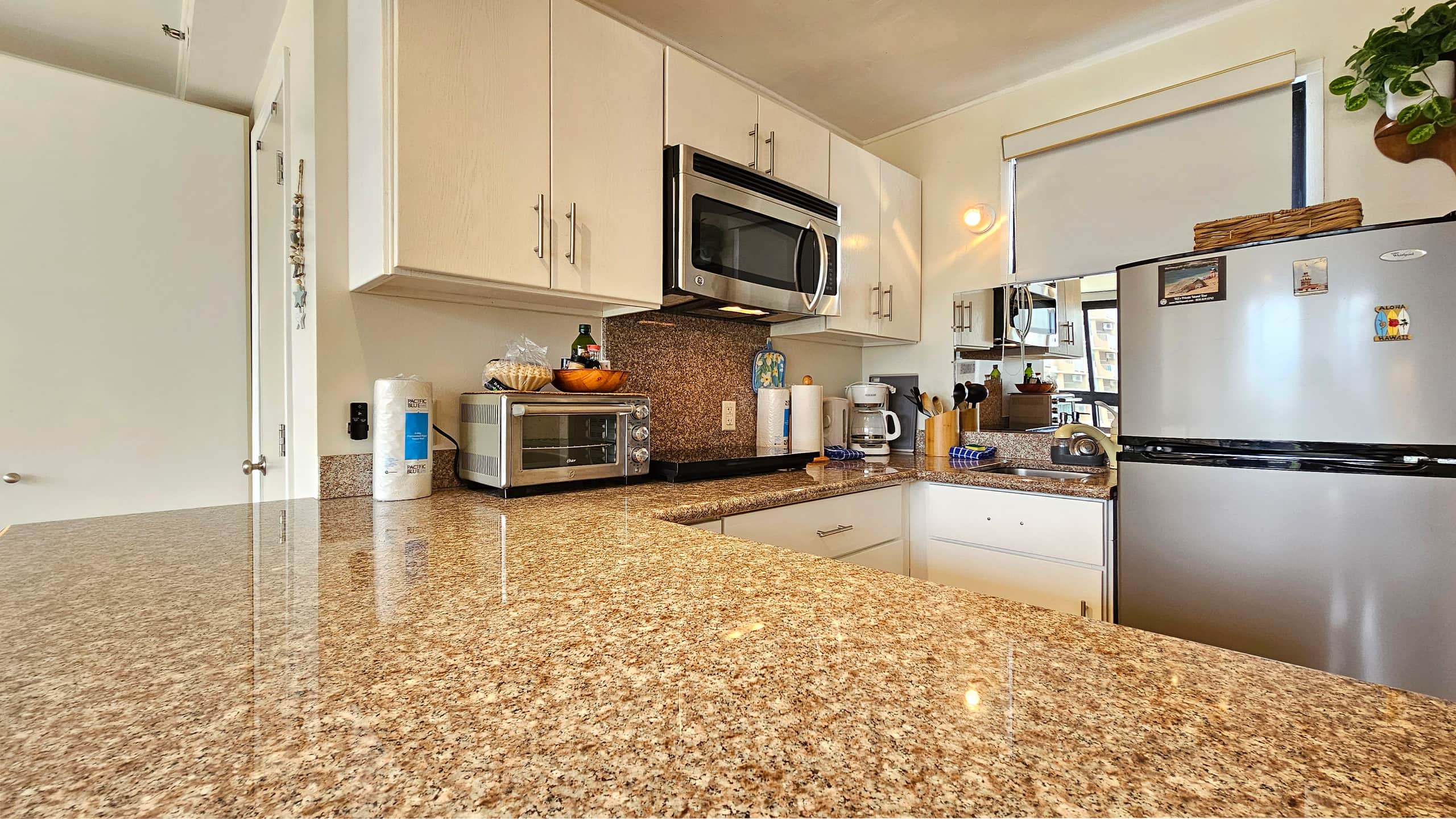WG 922 | Queen Murphy Bed Studio w/Full Kitchen - Image 8