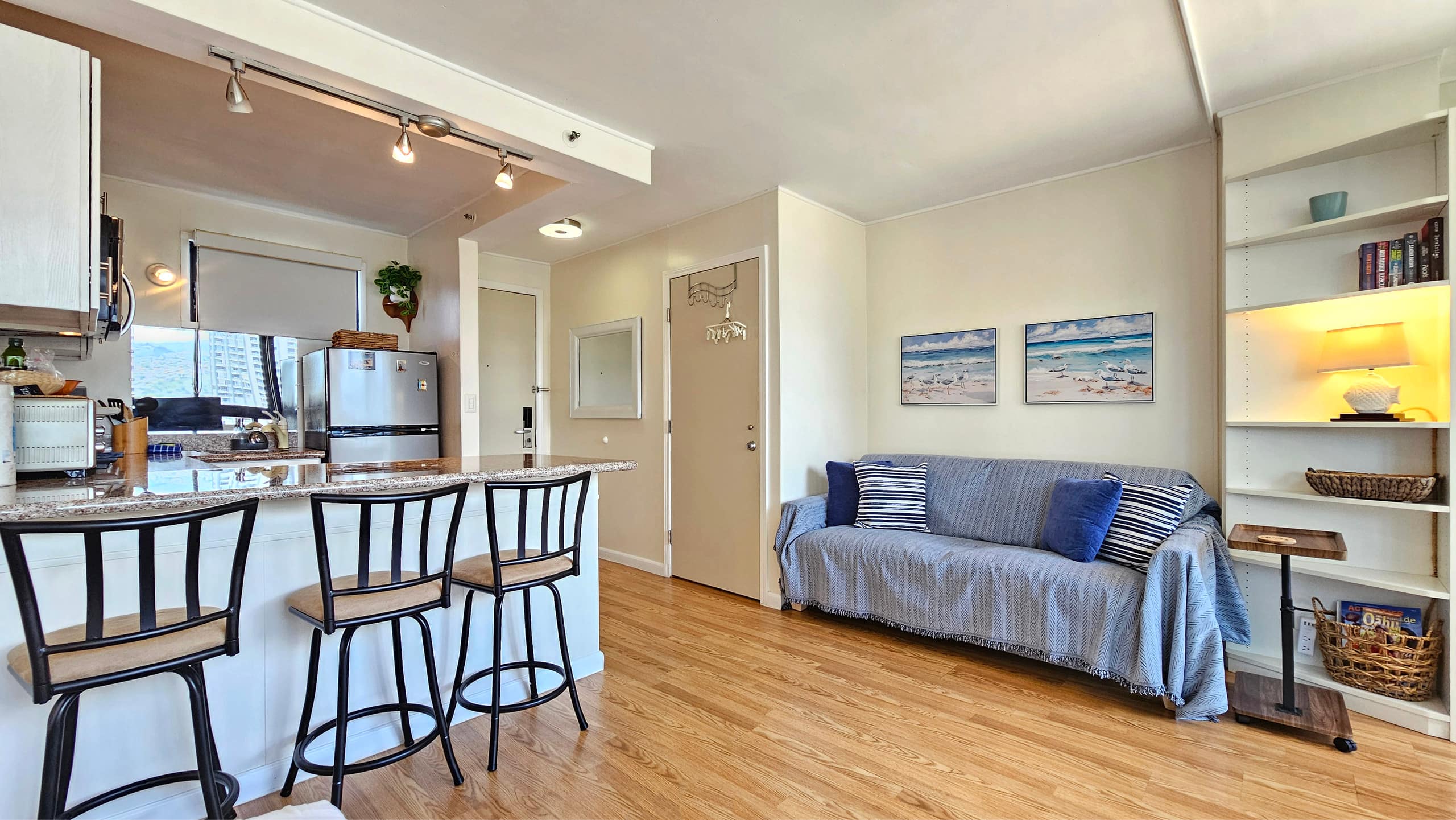 WG 922 | Queen Murphy Bed Studio w/Full Kitchen - Image 10