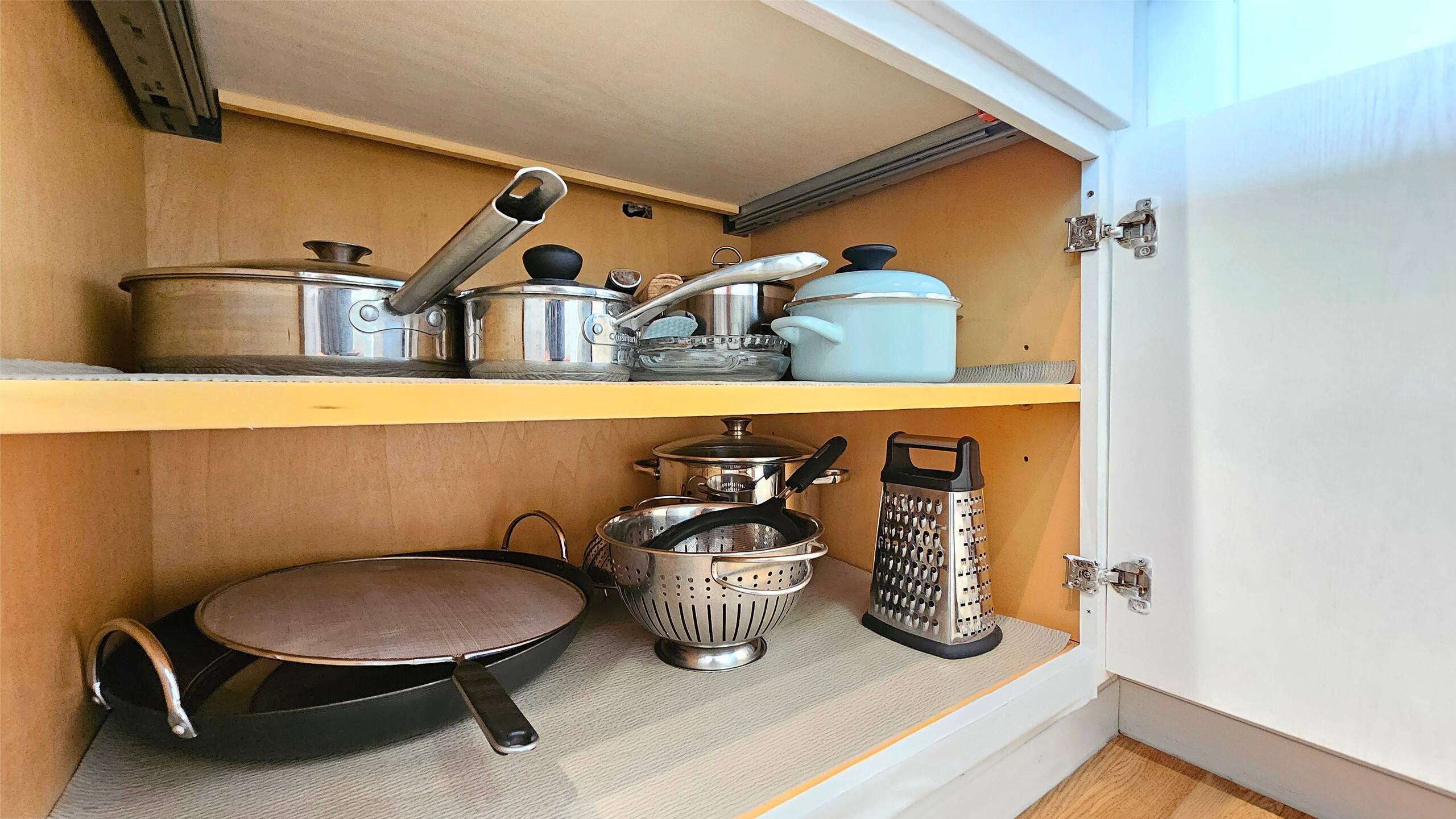WG 922 | Queen Murphy Bed Studio w/Full Kitchen - Image 15