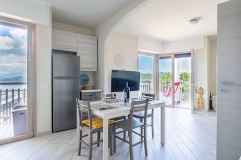 [Panoramic Lake View] * Parking Included *