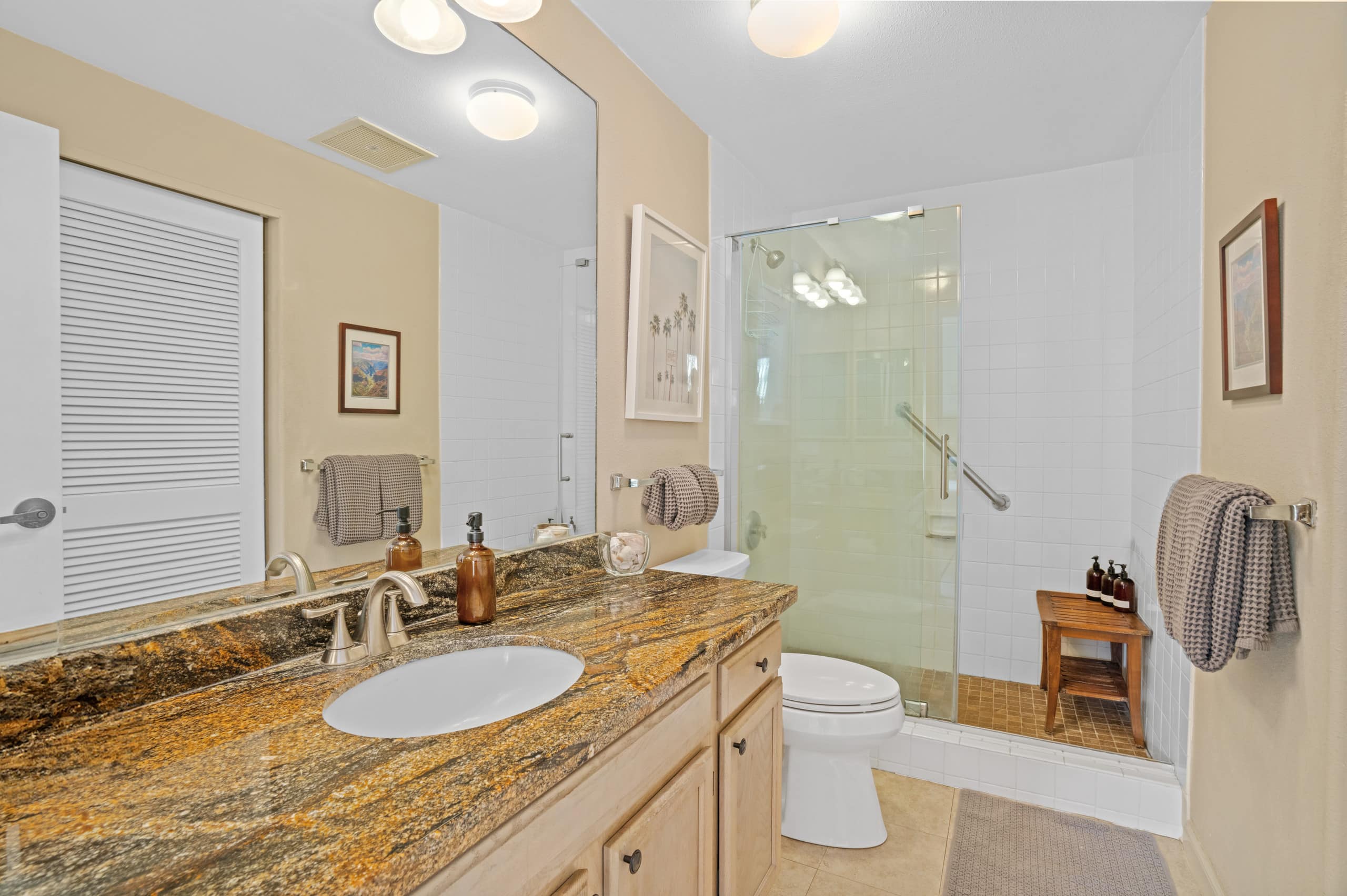 Walk to the beach from this 1BR! - Image 10
