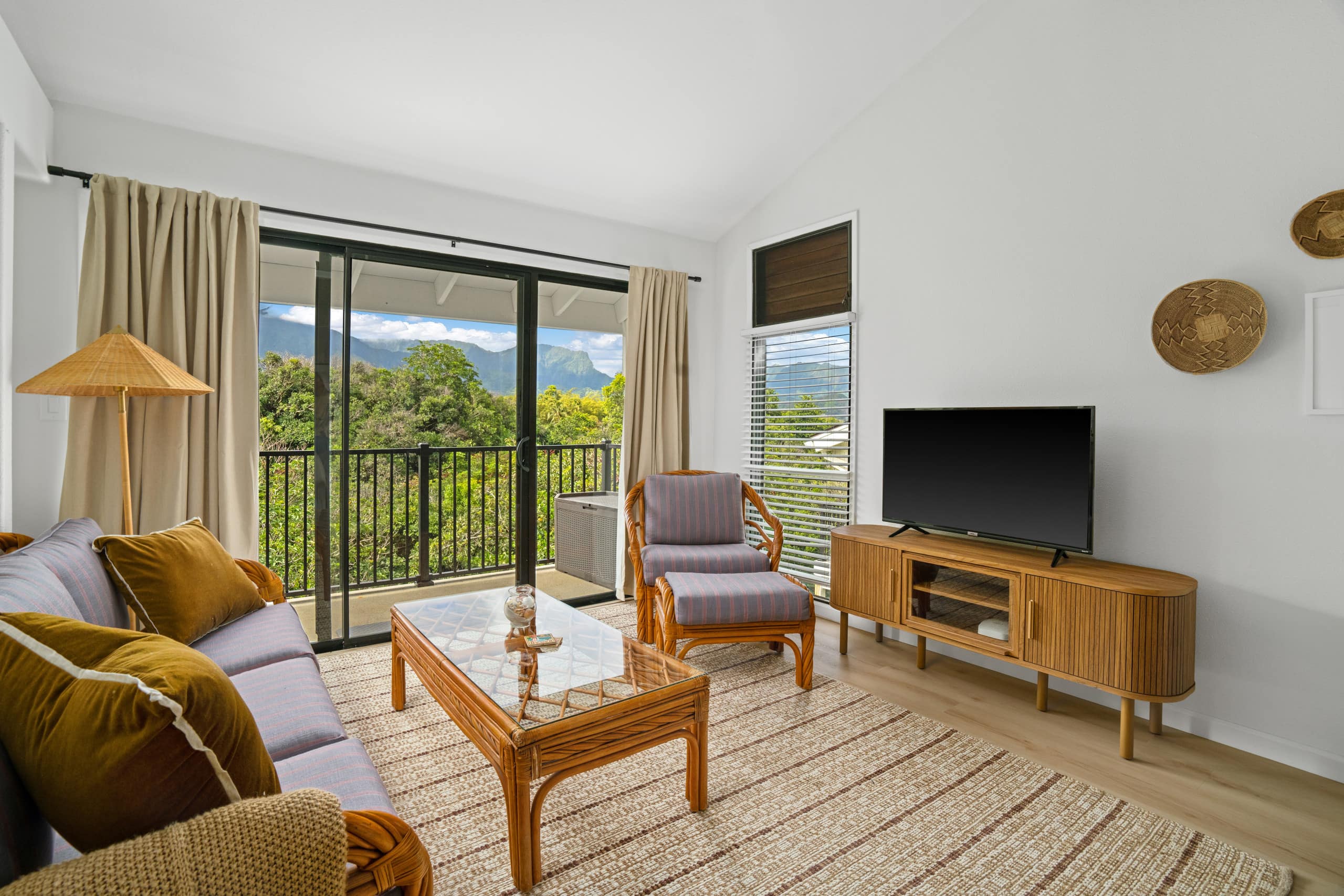 Walk to the beach from this 1BR! - Image 3