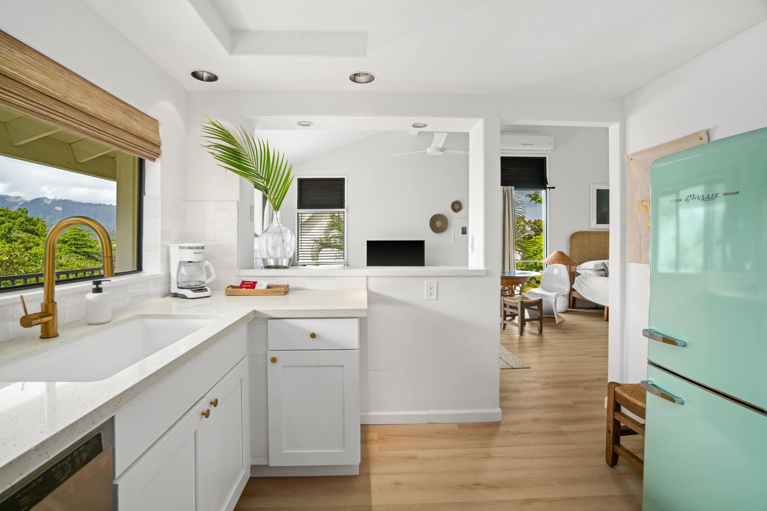Walk to the beach from this 1BR! - Image 4