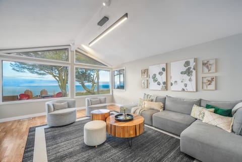 Sea-Renity Haven: Oceanfront family retreat