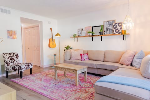 Popular Airbnb listing: The Dolly: Entire Home, Walk to Square, Sleep Well in Covington