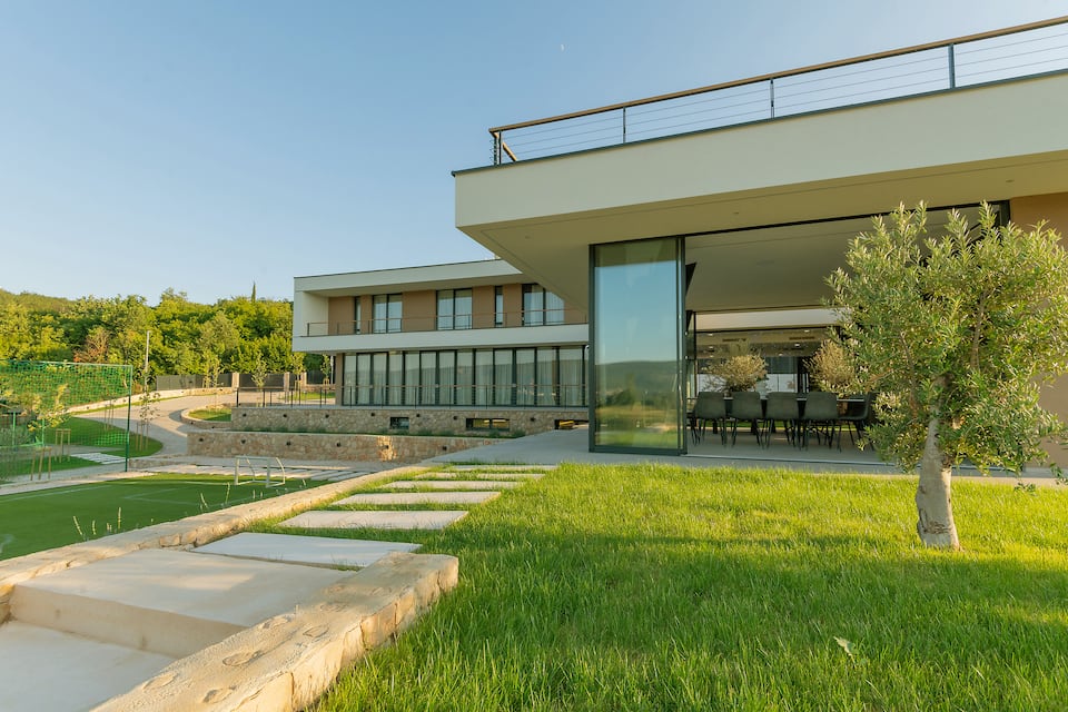 A modern estate among vineyards near Split, Grubine, Split-Dalmatia, Croatia, photo 3 of 10