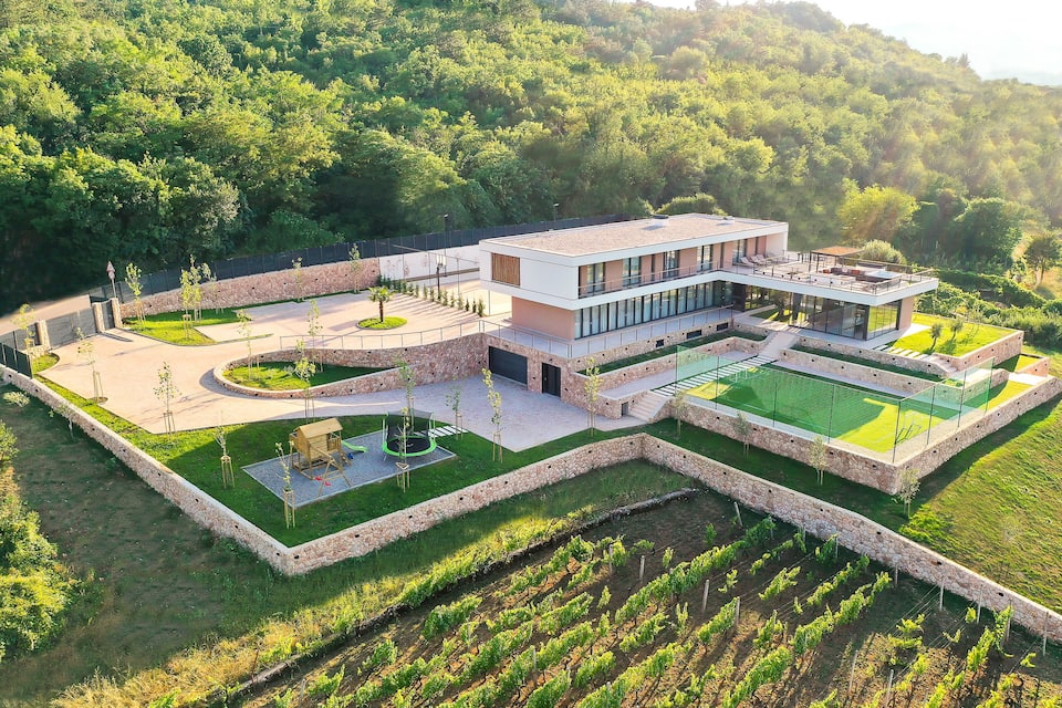 A modern estate among vineyards near Split, Grubine, Split-Dalmatia, Croatia, photo 1 of 10