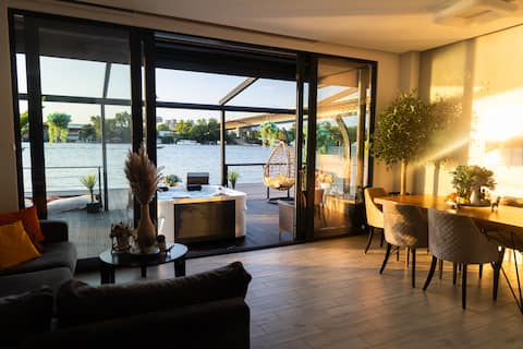 AdaMoment - an ideal place.