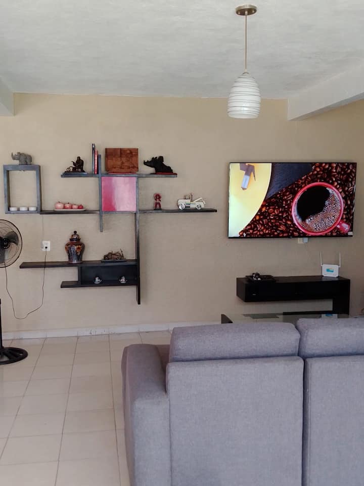 在住宿期间，不要错过您支持的球队的比赛。
您还可以像在舒适的家中一样欣赏电影和电视剧。