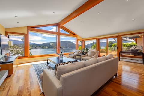 Deep Cove Stunning Waterfront House