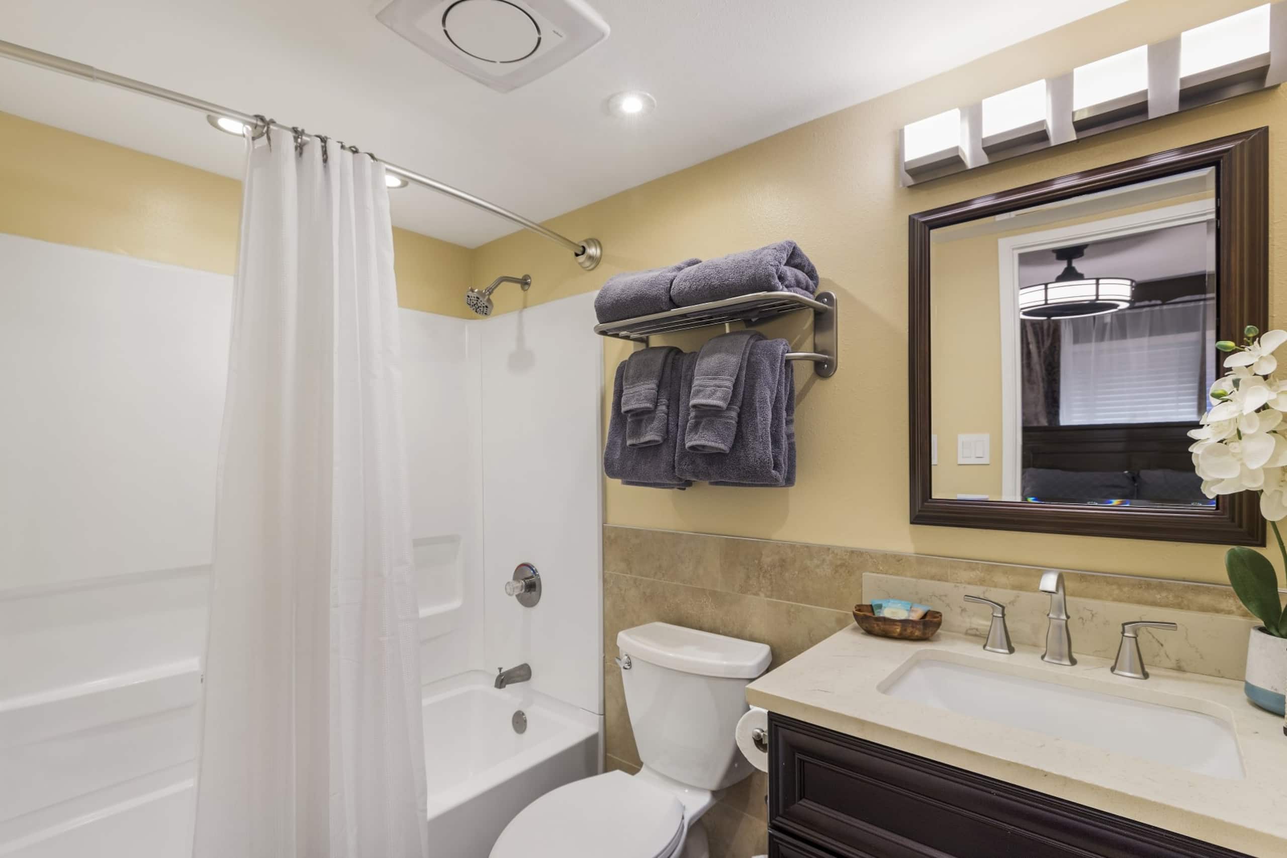 3bd 3bth FULL AC Hot Tub Pool Kamaole Beach Condo - Image 4