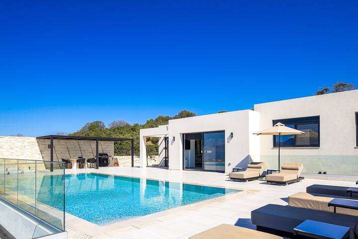 3′ to Beach / Heated Pool / Unmatched Views gallery image 3
