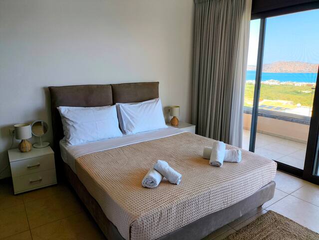 Minimal panoramic sea View Villa in Elounda gallery image 5