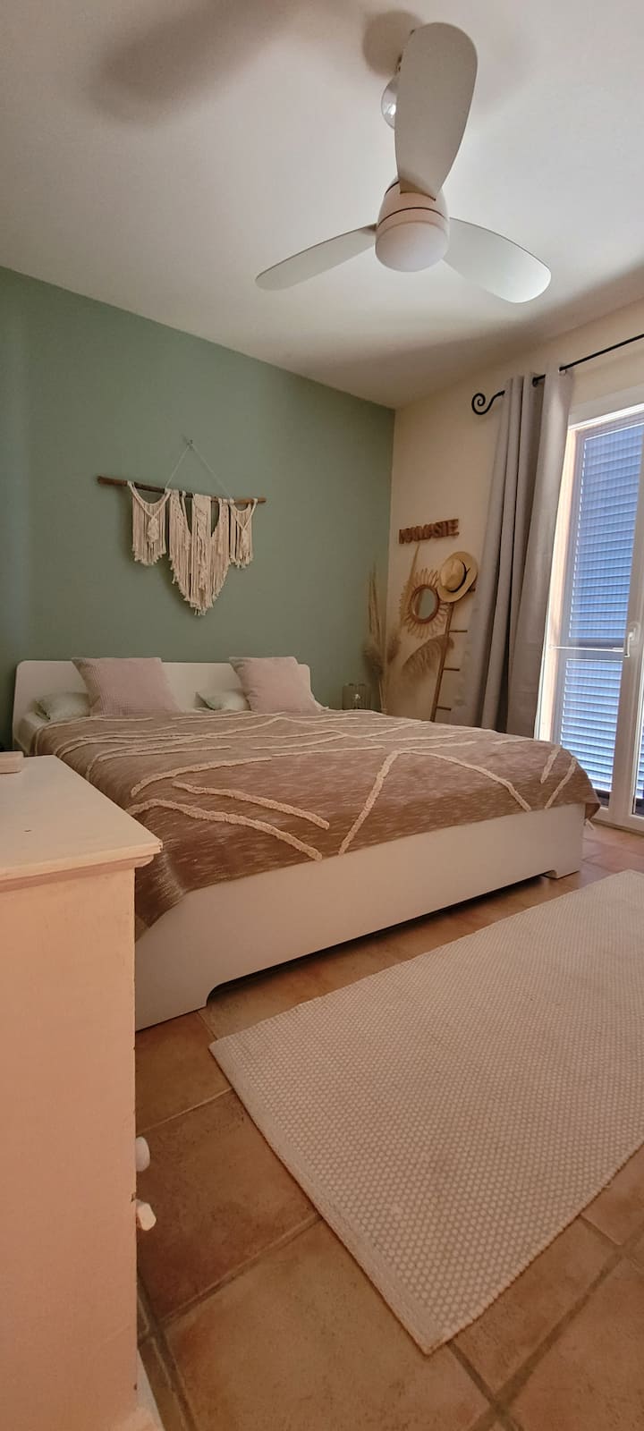 საძინებელი 2