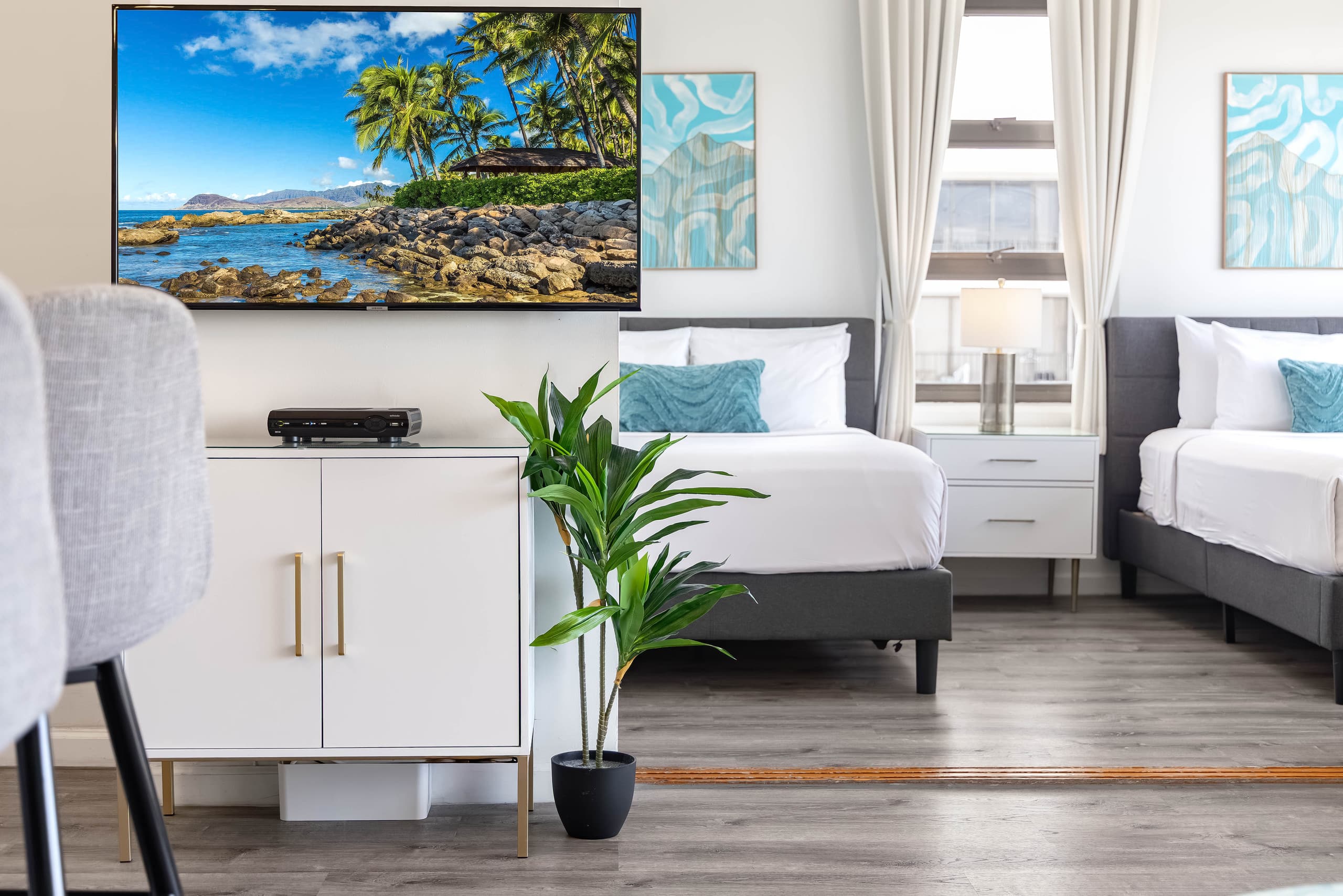 Condo in Honolulu · ★4.75 · 1 bedroom · 3 beds · 1 private bath - Image 5