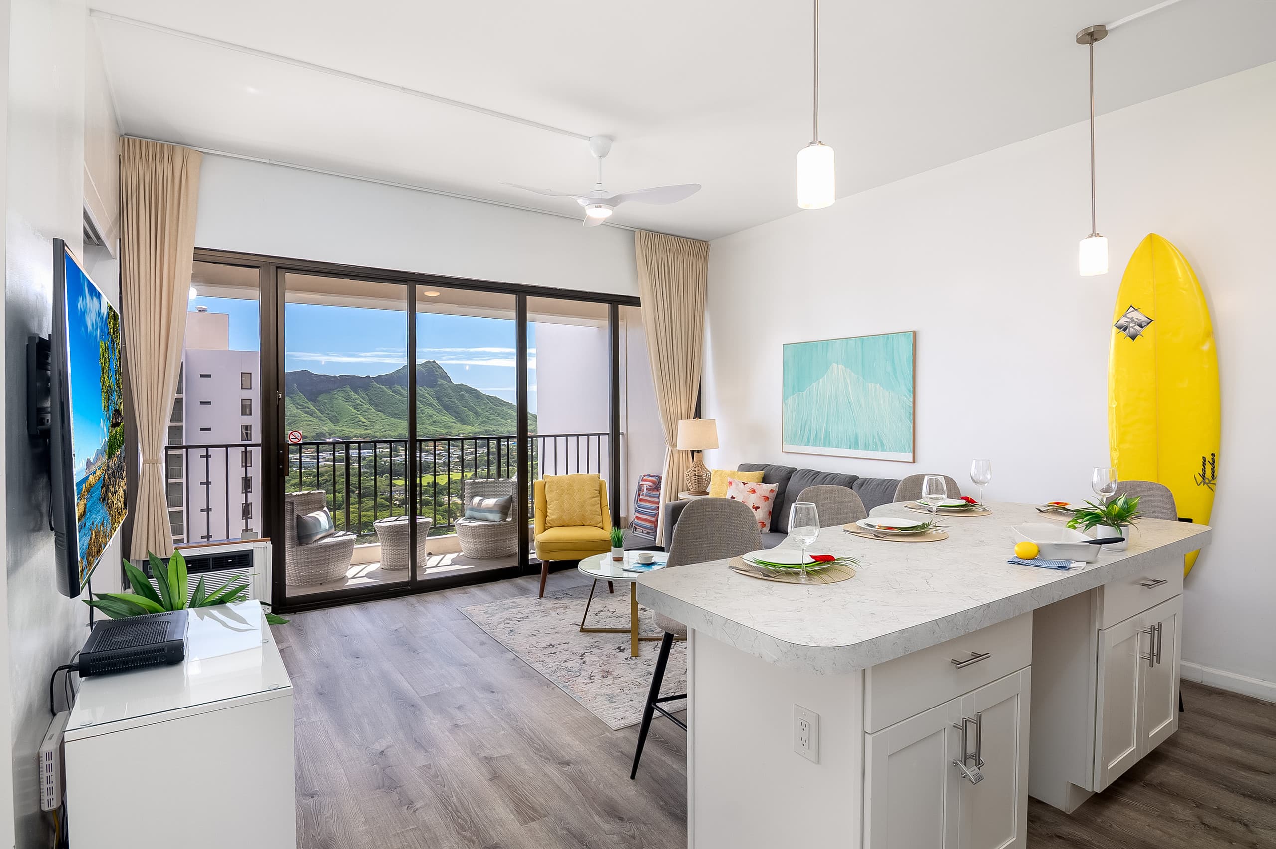 Condo in Honolulu · ★4.75 · 1 bedroom · 3 beds · 1 private bath - Image 6