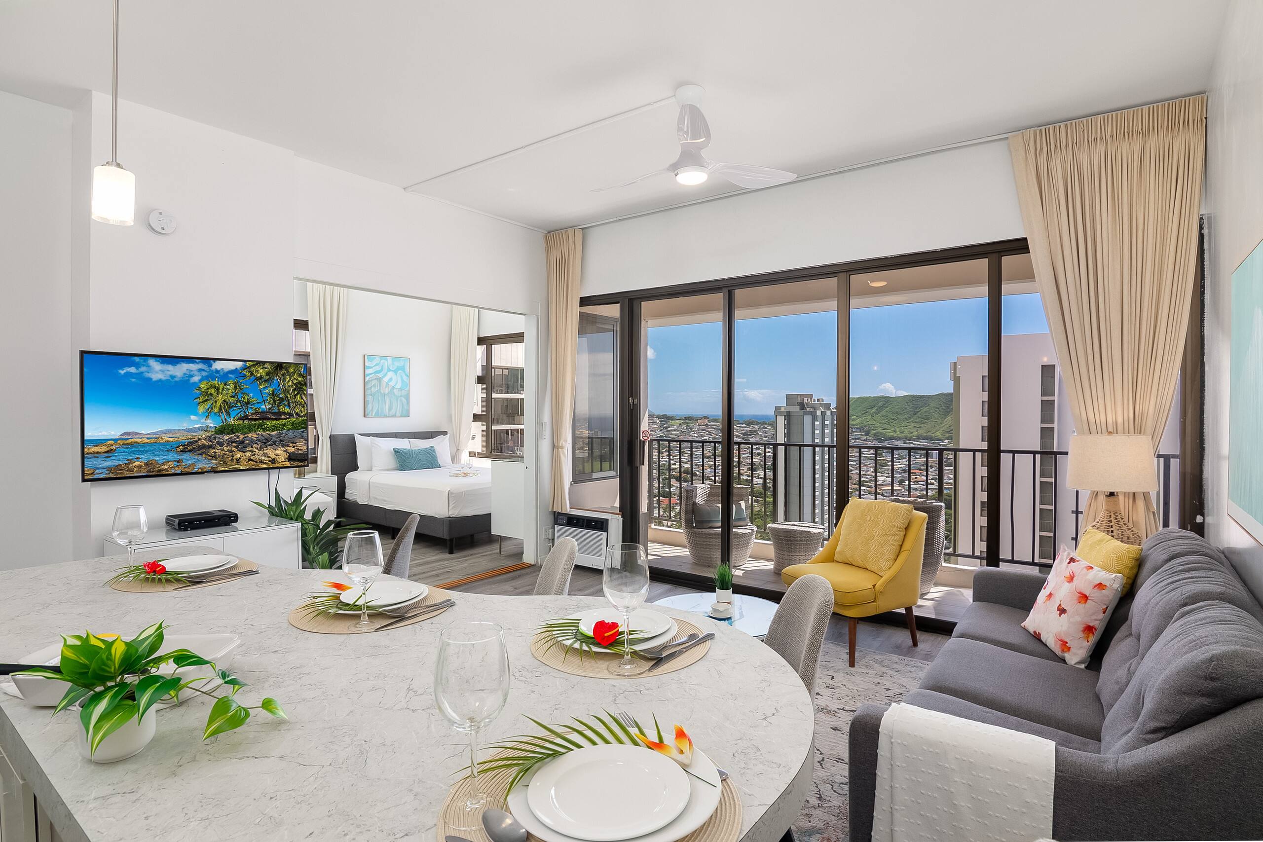Condo in Honolulu · ★4.75 · 1 bedroom · 3 beds · 1 private bath - Image 2