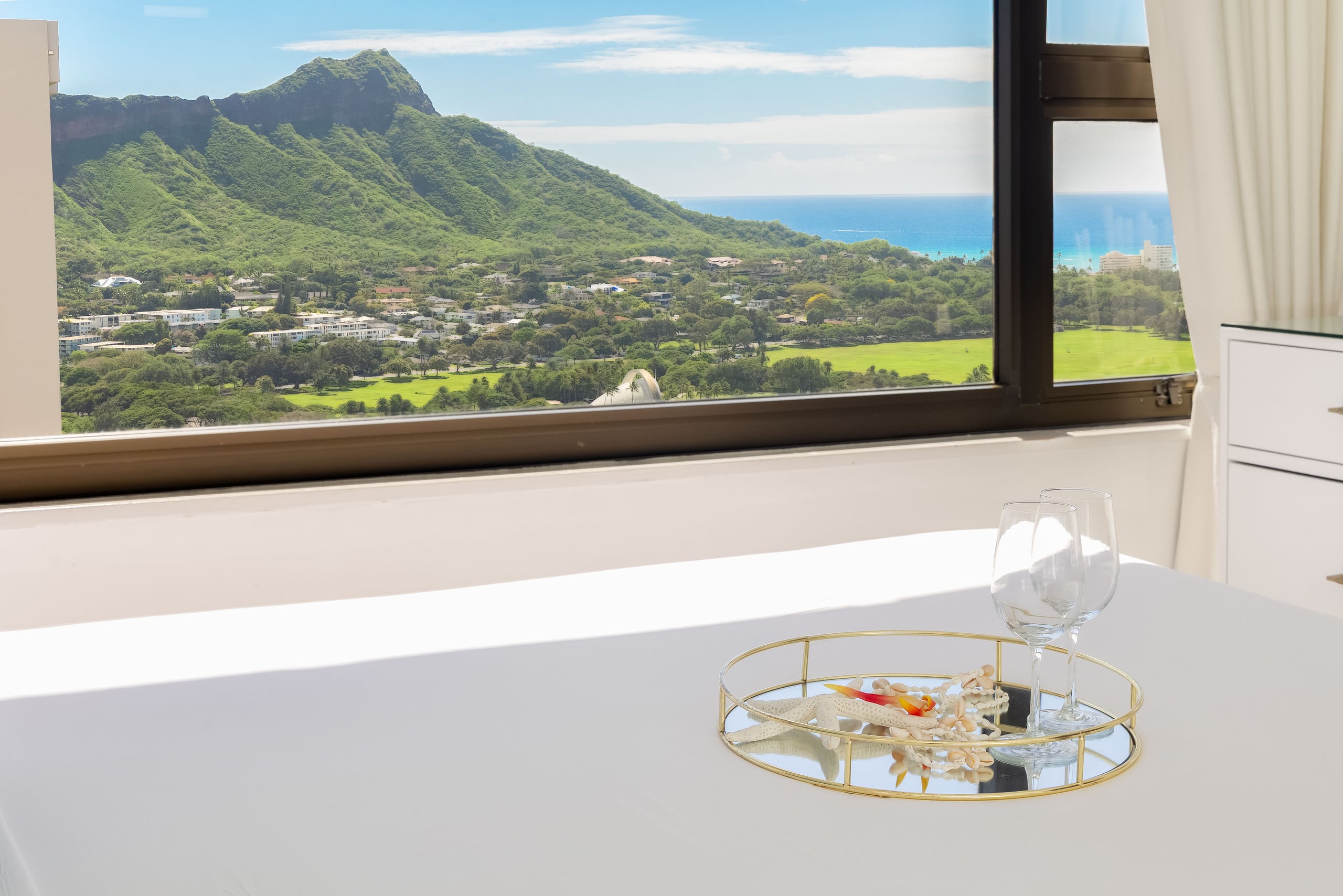 Condo in Honolulu · ★4.75 · 1 bedroom · 3 beds · 1 private bath - Image 13