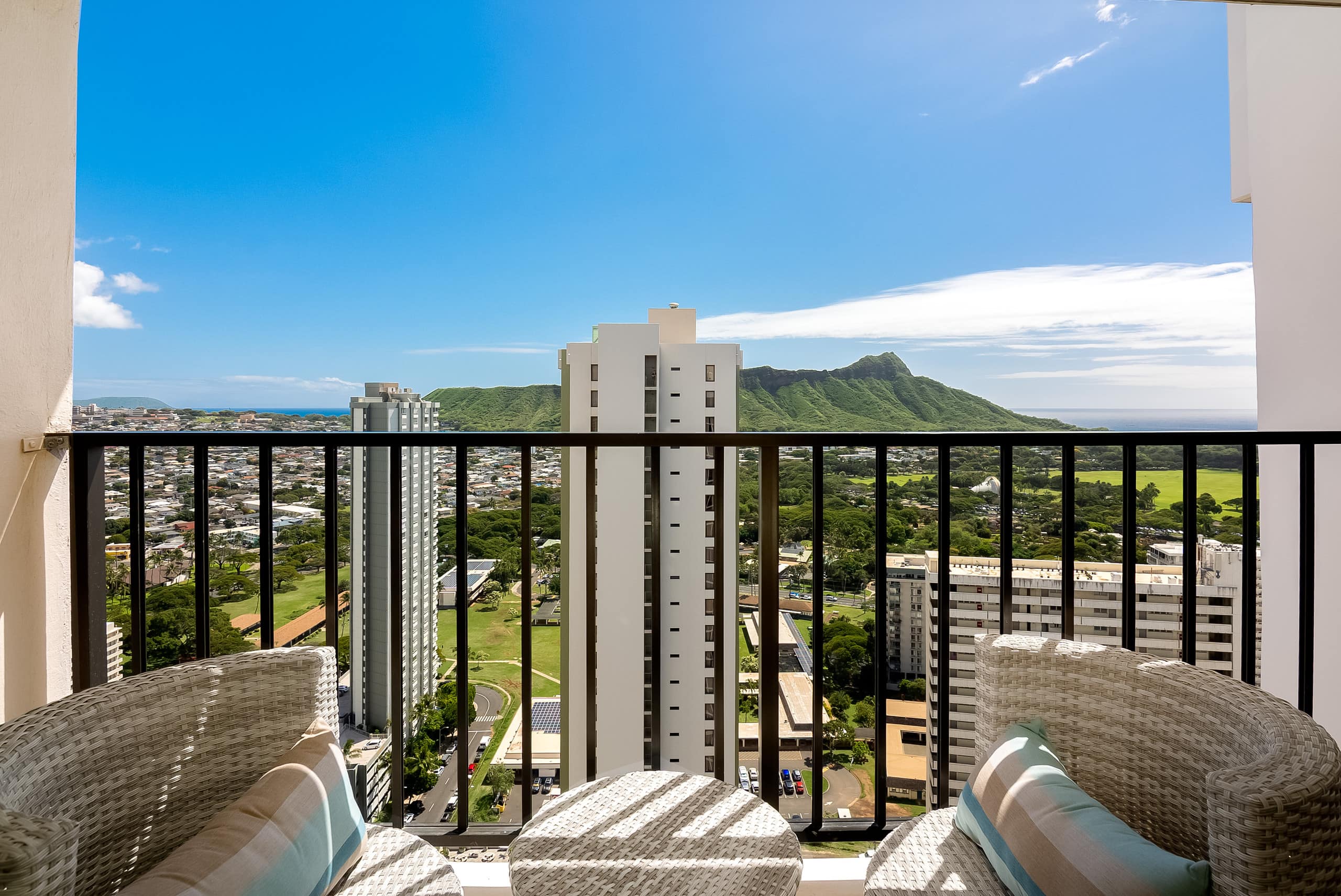 Condo in Honolulu · ★4.75 · 1 bedroom · 3 beds · 1 private bath - Image 50