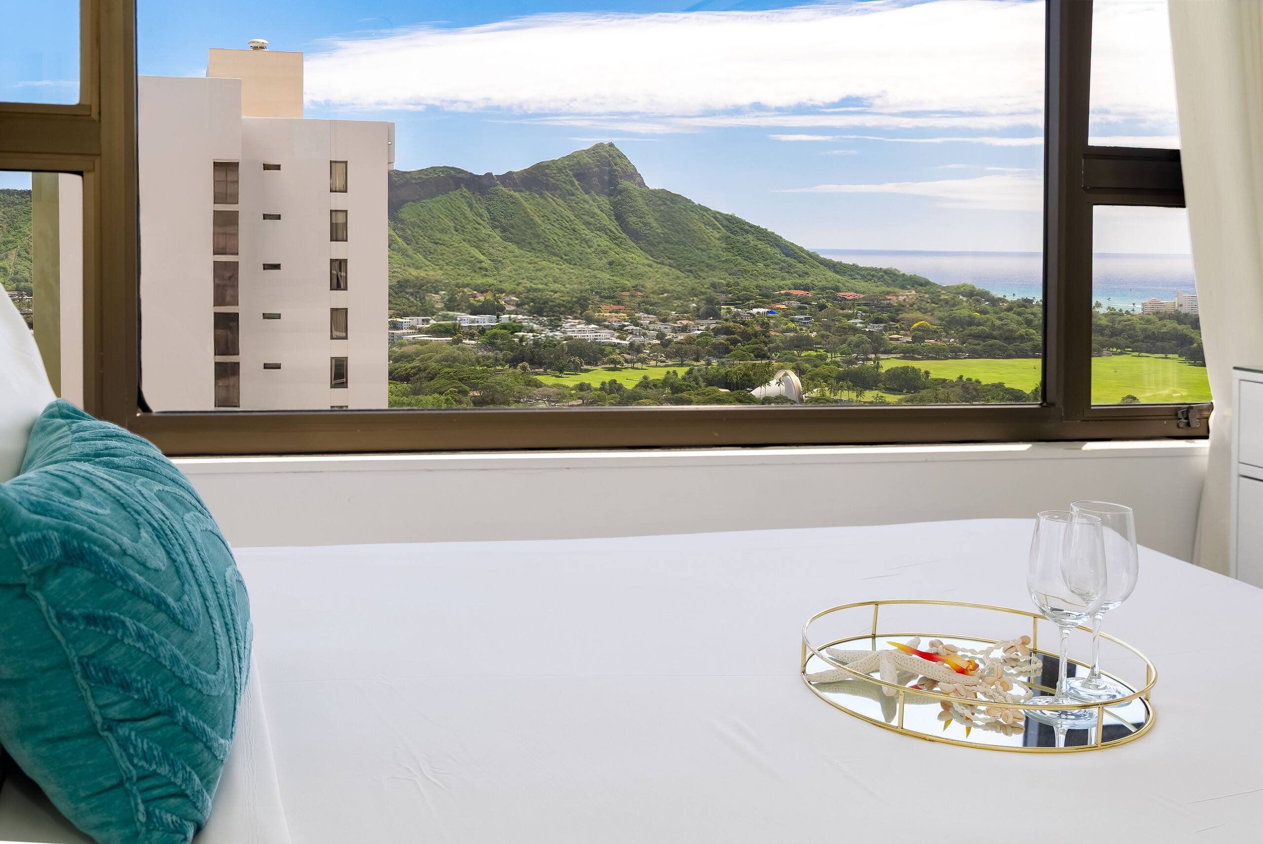 Condo in Honolulu · ★4.75 · 1 bedroom · 3 beds · 1 private bath - Image 40