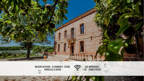 House with character, views of private lake and vineyards