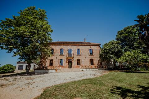 Chez Jean-Jacques – Large house in the countryside