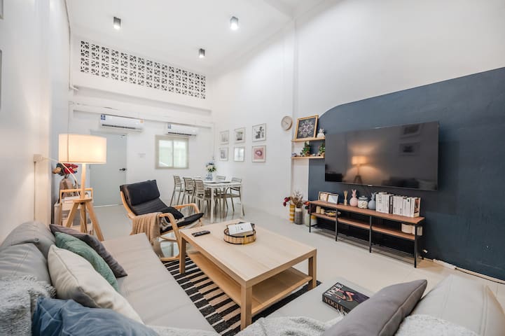 Bangkok Group Haven – 6BR Bangchak BTS | 12 sleeps